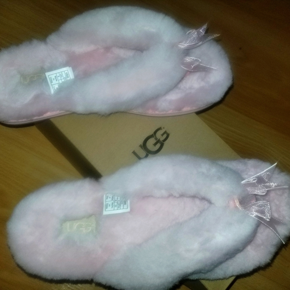 Ugg Fluff Flip Flop/Slippers